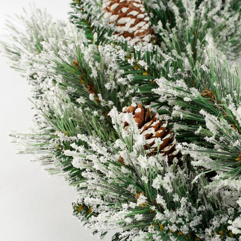 Vandans kerstkrans | groen met bevroren details & dennenappels | 60cm