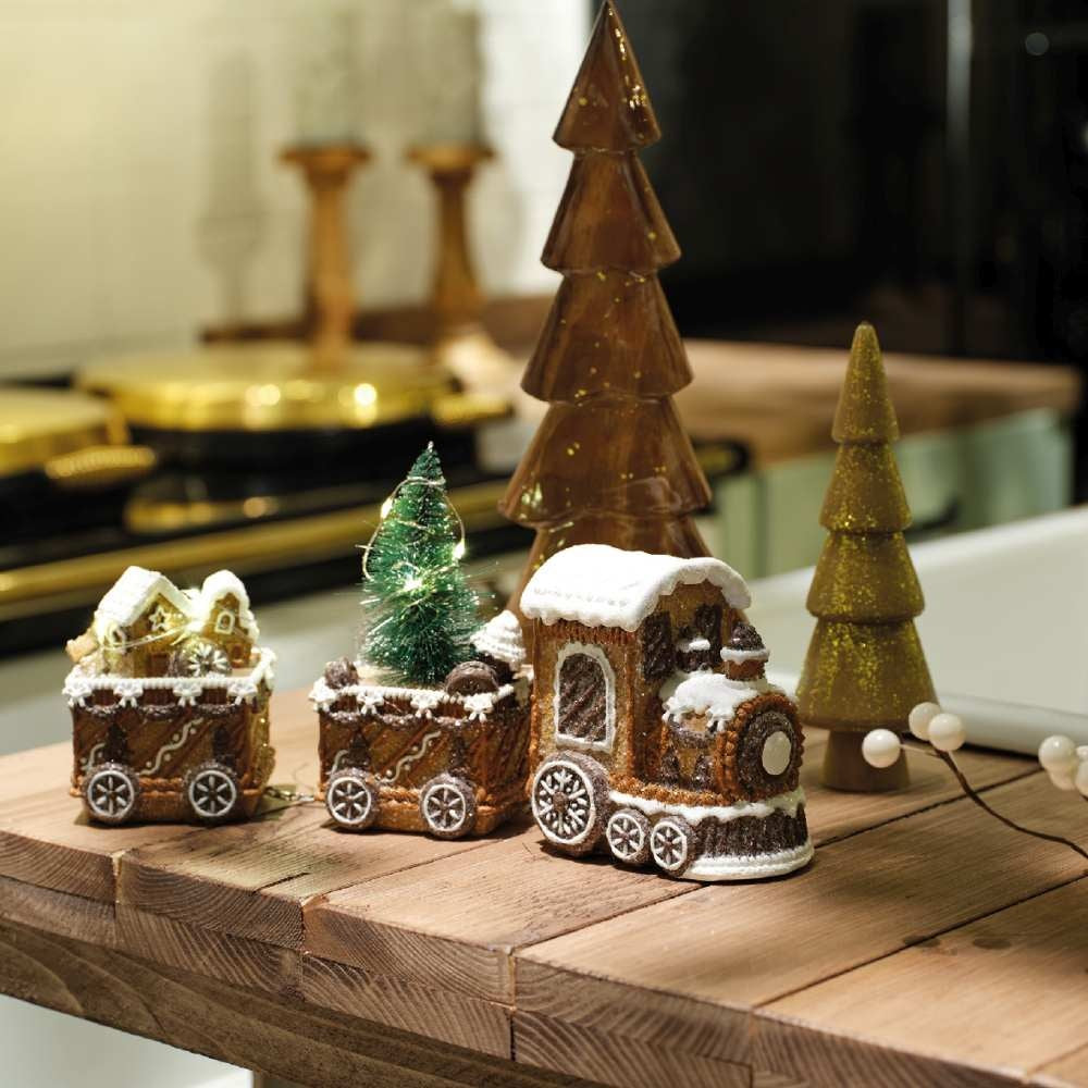 Besneeuwde kersttrein | polyresin | bruin met LED lampjes | 15,5cm
