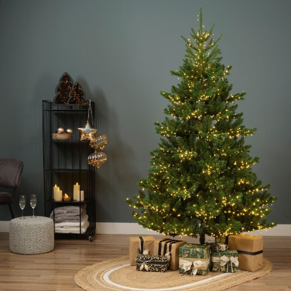Alba Fir kunstkerstboom 210xø127cm | groen met 2400 LED lampjes