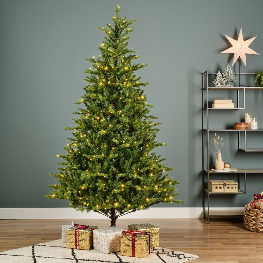 Allison Pine kunstkerstboom 270xø162cm | groen met 720 LED lampjes