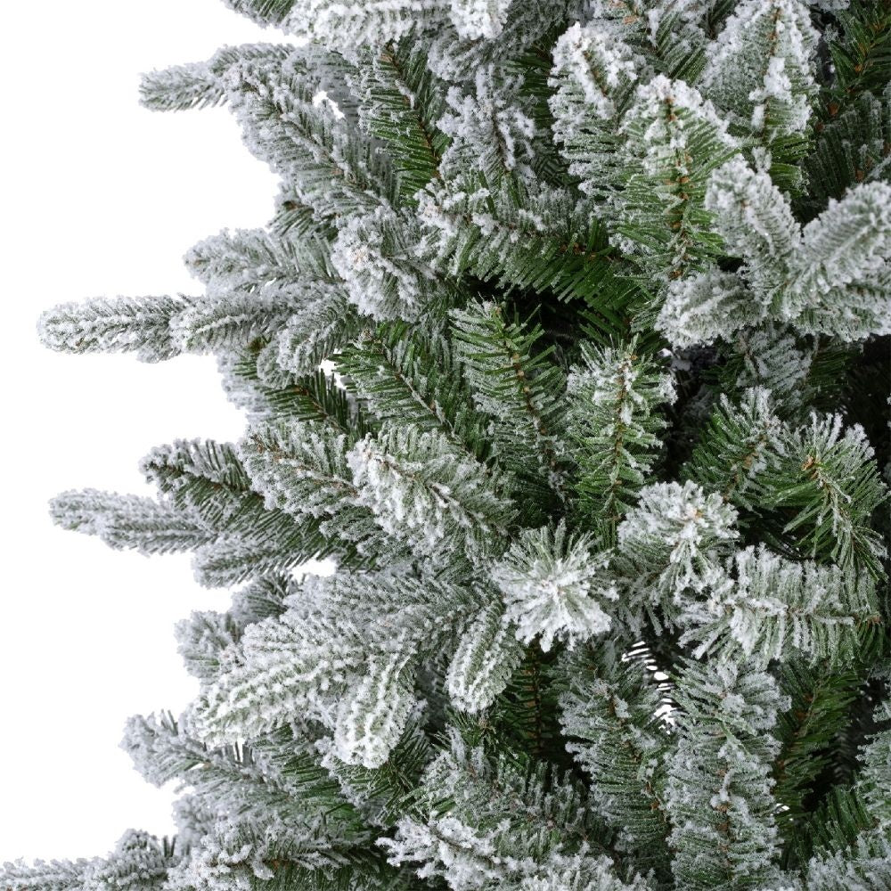 Killington Fir kunstkerstboom smal 240xø113cm | wit/met sneeuw