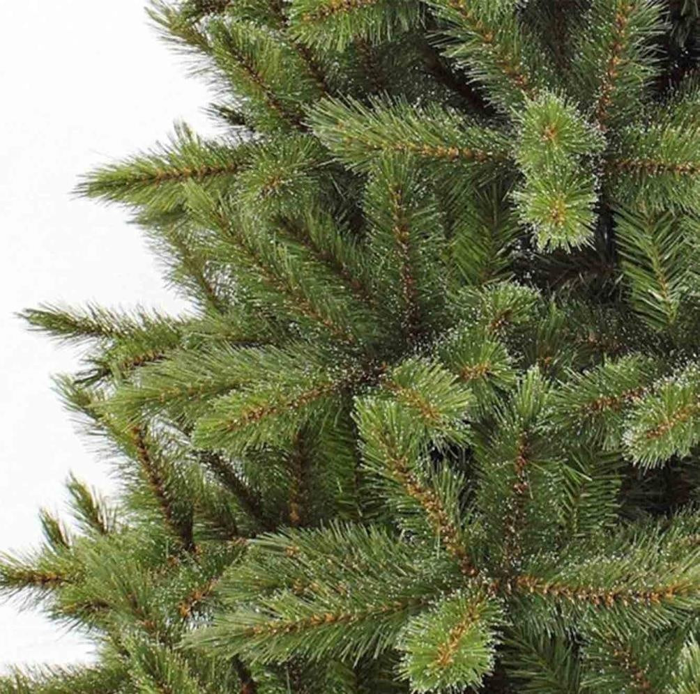 Forest Frosted Slim kunstkerstboom 215xø117cm | groen met bevroren details