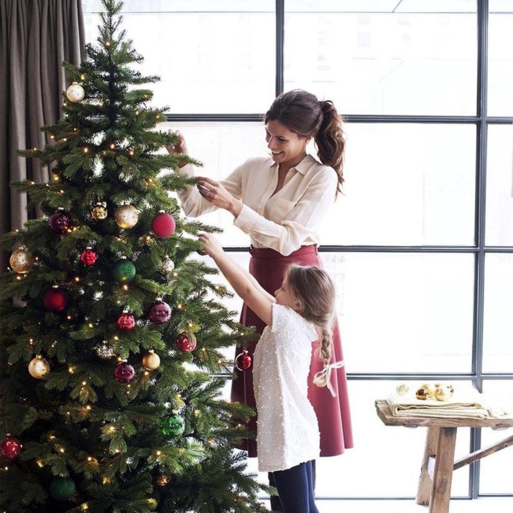 Forest Frosted kunstkerstboom 155xø86cm | groen met bevroren details & 120 LED lampjes
